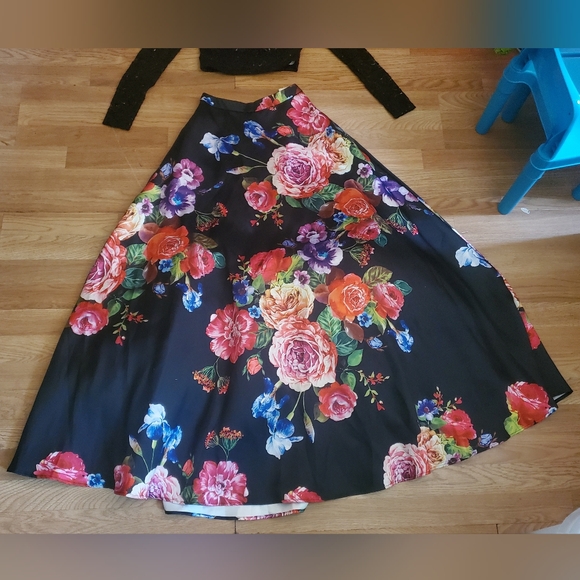 Floral two piece dress - Picture 2 of 6